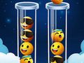 Игра Emoji Загатка за Сортирање на Бои онлајн