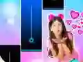 Игра Марија Клара и JP Игра на Пијано Плочки онлајн Игра Марија Клара и JP Игра на Пијано Плочки онлајн