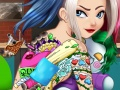 Игра Забавна Тетоважа на Карли Кралица онлајн